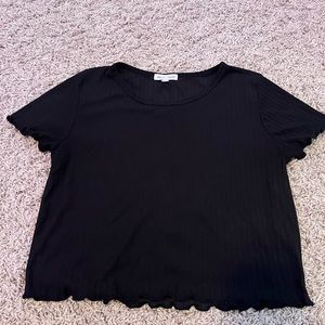 black ribbed cropped shirt